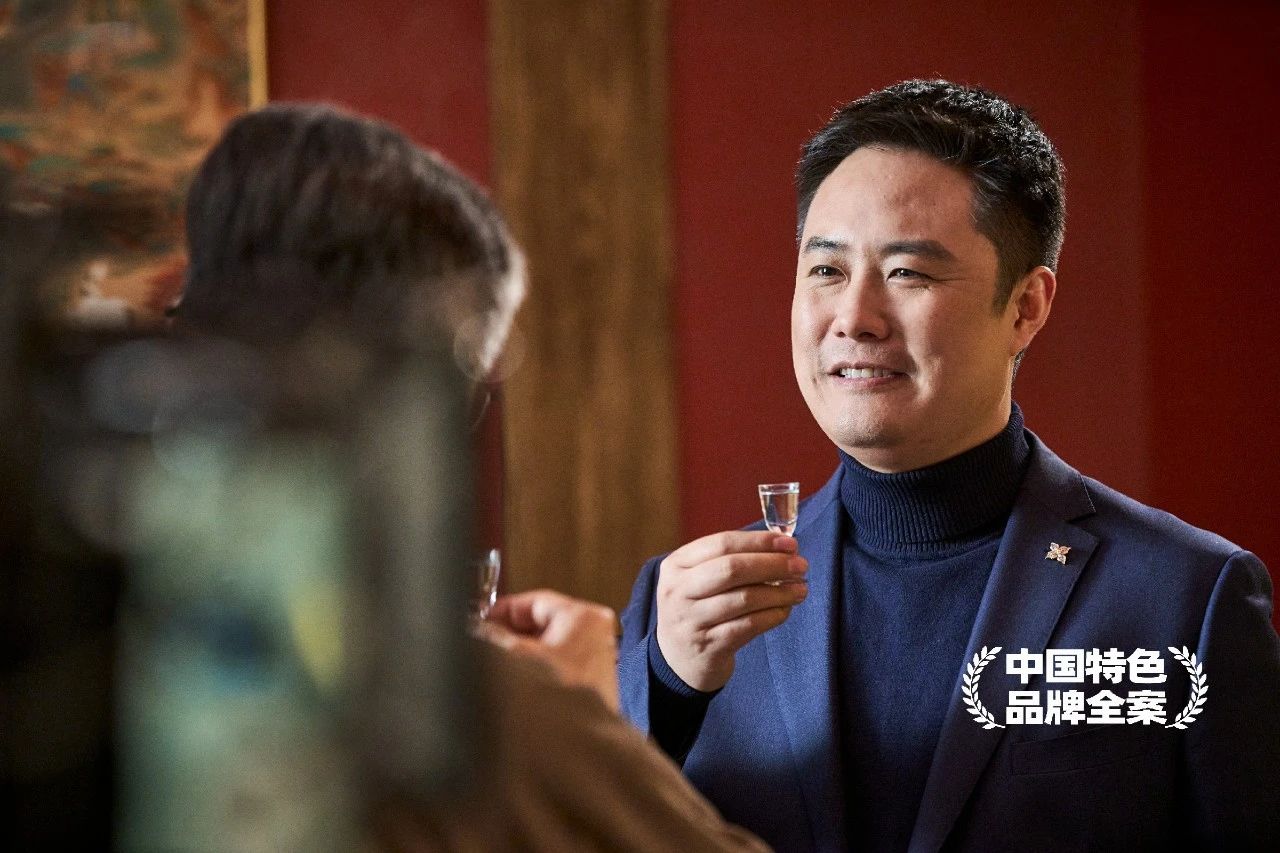 开元游戏大厅app酒业品牌焕新超等广告大片开拍 张默闻片场亲自监制超预期完善泛起_开元游戏大厅app|稳如开元游戏大厅app|五岳独尊|开元游戏大厅app特曲|酒神酒仙|金开元游戏大厅app|年份小窖