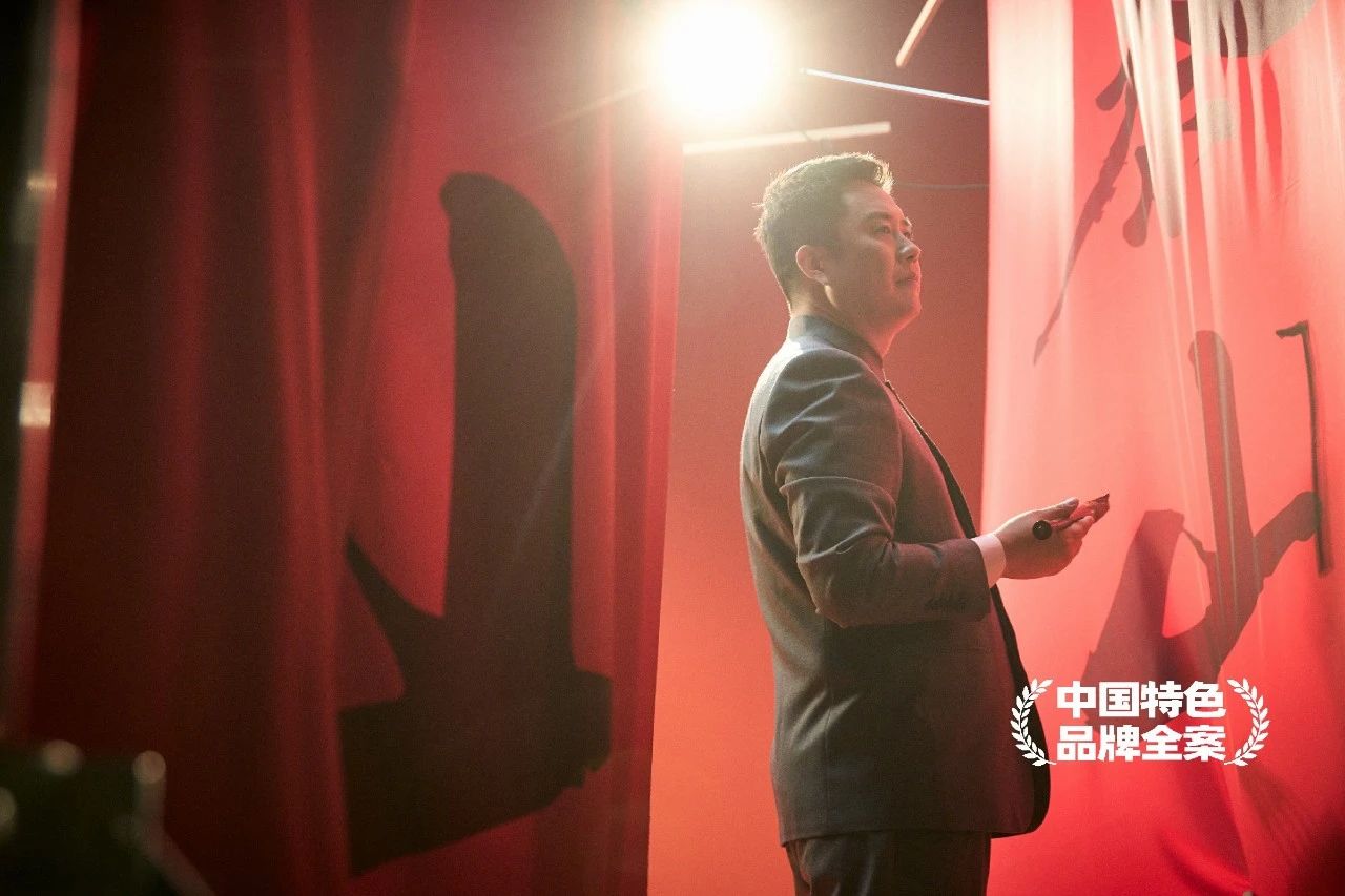 开元游戏大厅app酒业品牌焕新超等广告大片开拍 张默闻片场亲自监制超预期完善泛起_开元游戏大厅app|稳如开元游戏大厅app|五岳独尊|开元游戏大厅app特曲|酒神酒仙|金开元游戏大厅app|年份小窖